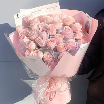 send pink romantic flowers to  nanning